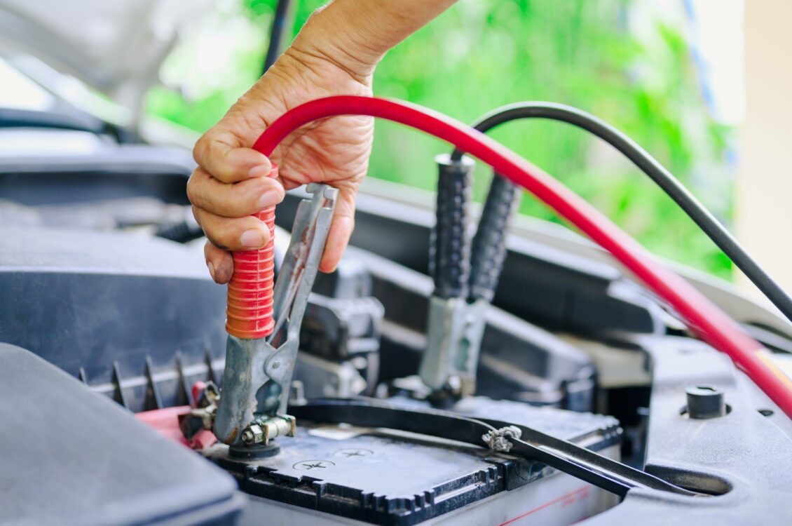 Nạp điện ắc quy lưu động TPHCM hỗ trợ xe hết điện, yếu bình, chết máy tại Quận 1, 3, 5, Quận 7, Bình Thạnh, Gò Vấp, Thủ Đức, Tân Bình, Bình Tân, Hóc Môn, Củ Chi