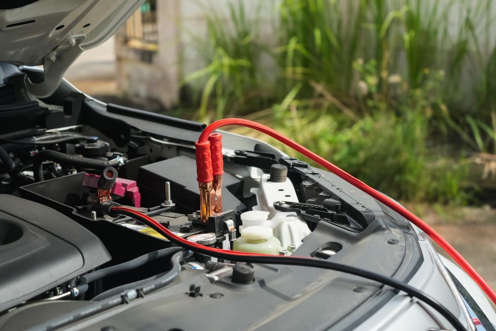 Nạp điện ắc quy lưu động TPHCM hỗ trợ xe hết điện, yếu bình, chết máy tại Quận 1, 3, 5, Quận 7, Bình Thạnh, Gò Vấp, Thủ Đức, Tân Bình, Bình Tân, Hóc Môn, Củ Chi